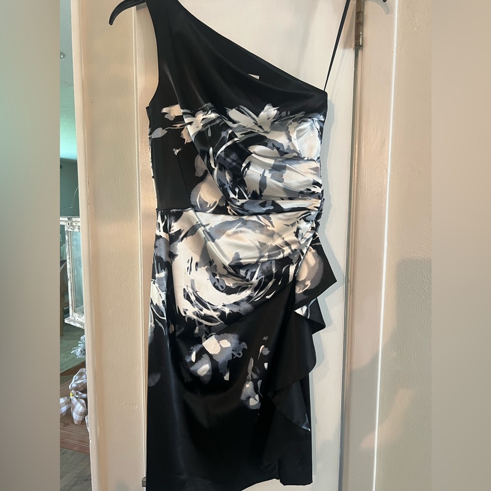 London Times One Shoulder Black and White Dress